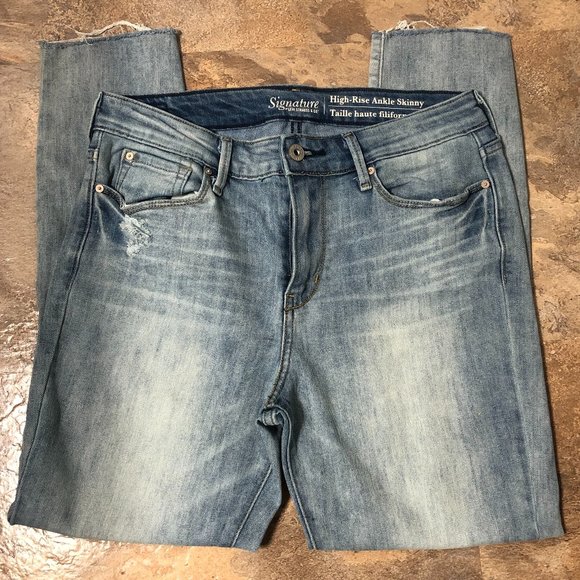 Signature by LEVI STRAUSS | flattering high-rise ankle skinny jeans raw hem - Picture 3 of 9